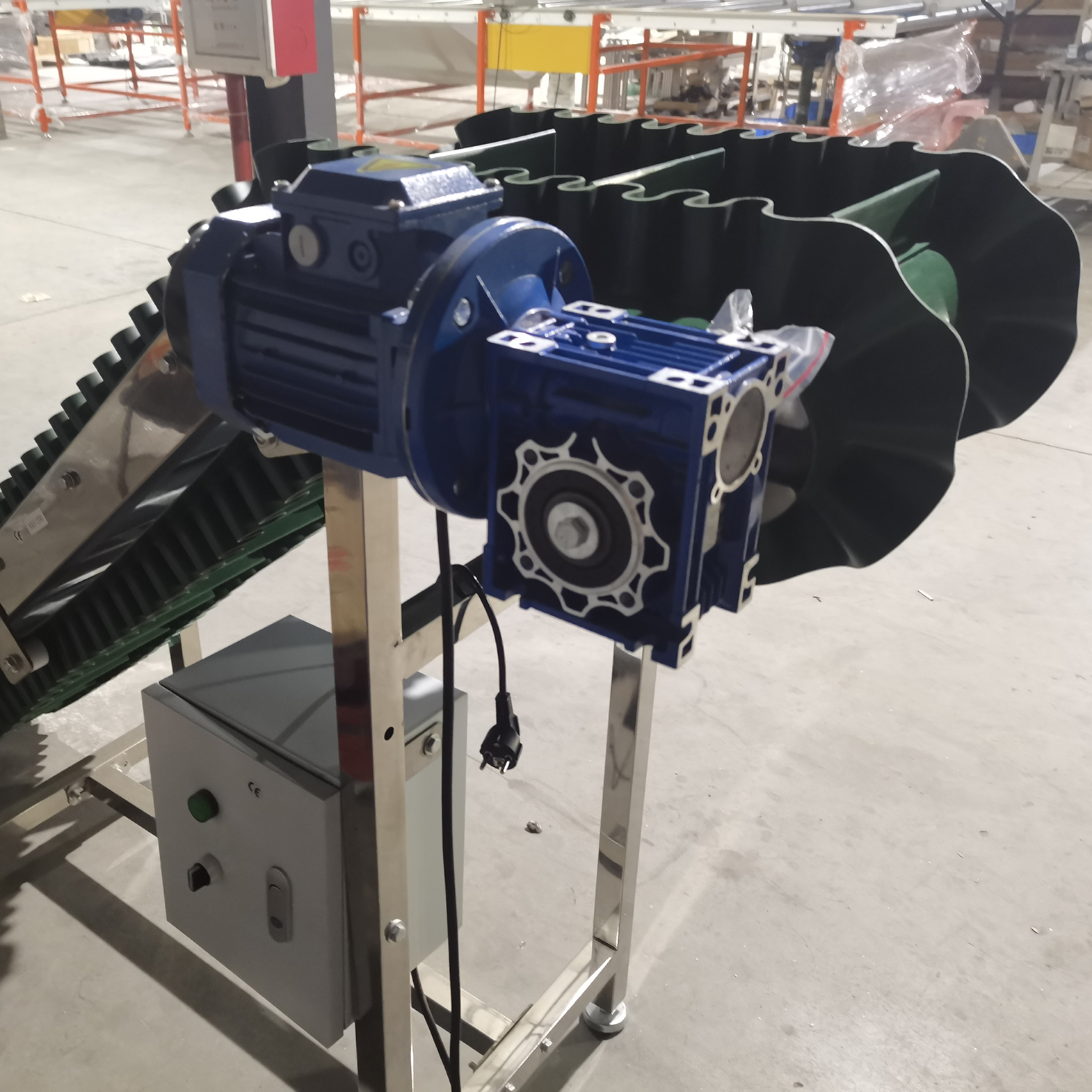 Z Type Inclined Conveyor Food Grade Convoyeur Cleat Sidewall Belt Stainless Steel Frame for Business Hotels Food Shops and More