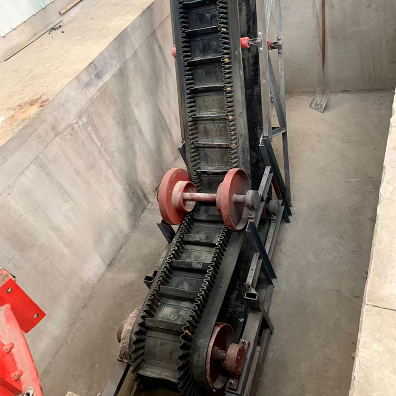 Cleated High Inclination Belt Conveyor - Anti-Slip for Bulk &amp; Powdery Materials