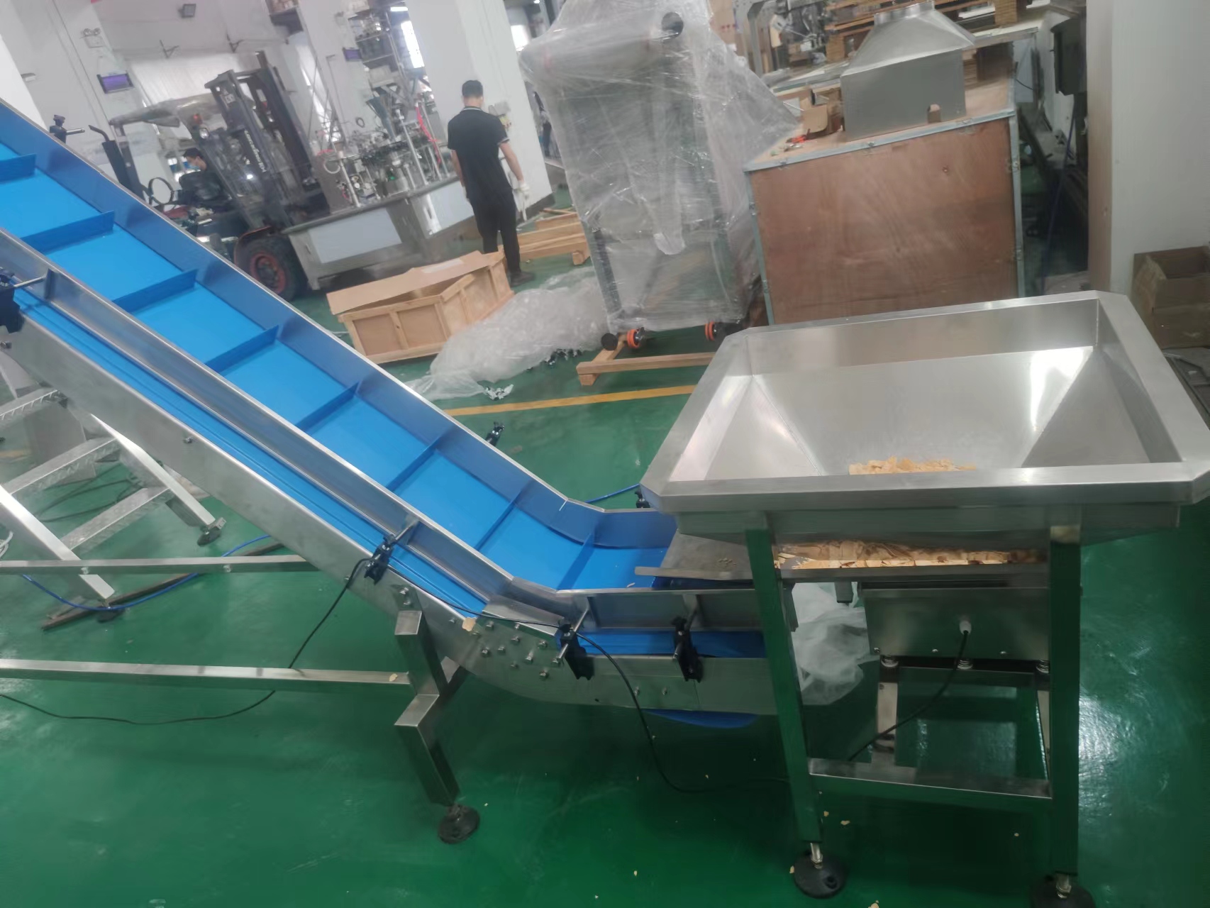 Vibrator Hopper