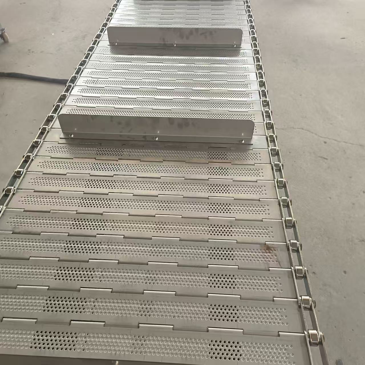 Custom High Strength Heavy-duty Cold Rolled Stainless Steel Flat Wire Conveyor Belt Flat Flex Mesh Belt Food Grade Drying Heat