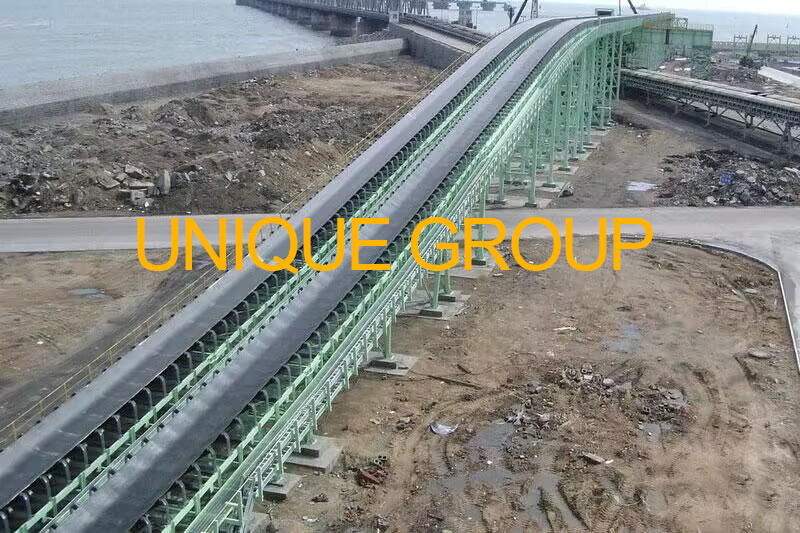 Large Inclined Belt Conveyor in Energy &amp; Mining Plant