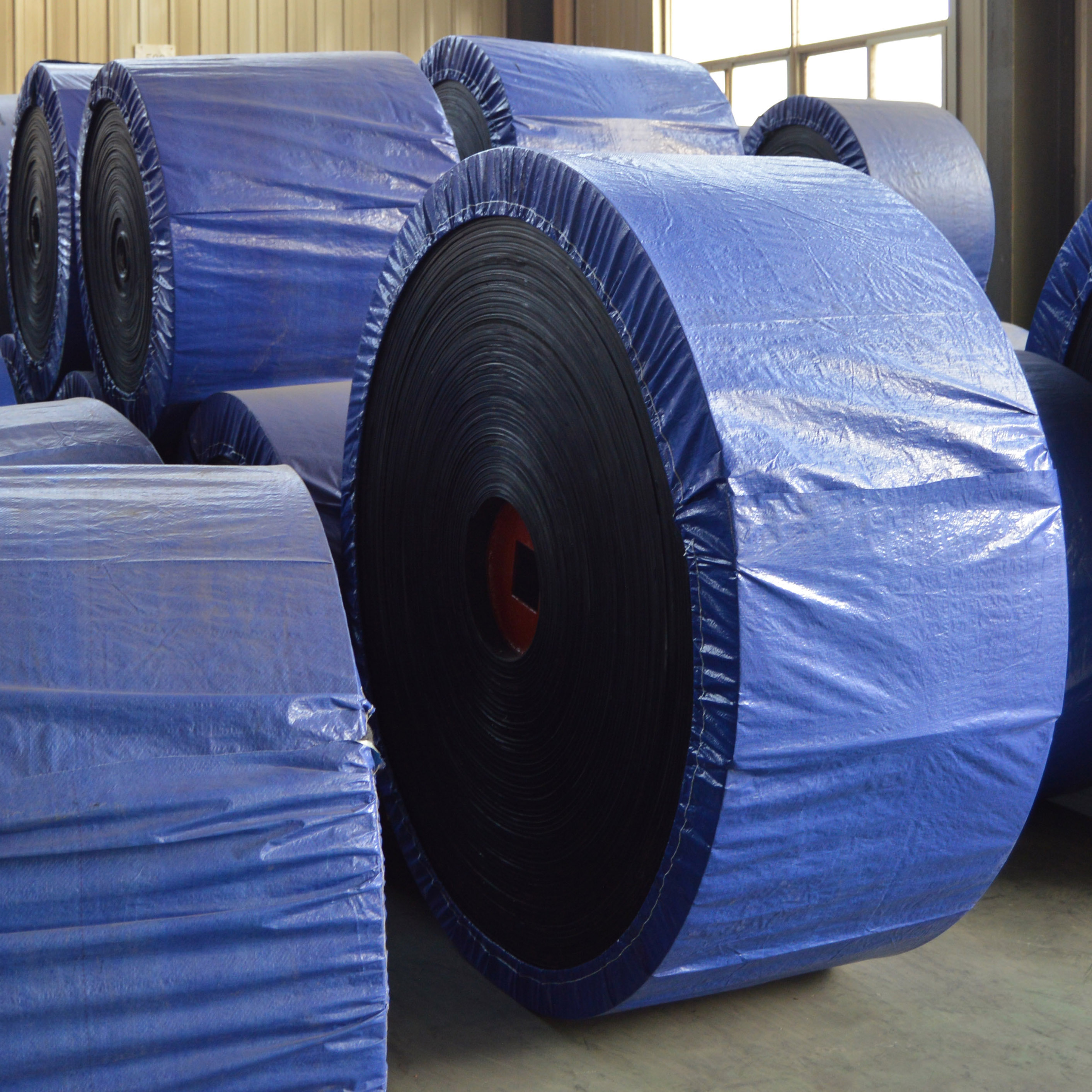 Customizable Industrial Strong Tensile Force PVC Solid Woven Core Flame-retardant Conveyor Belt with Factory Price
