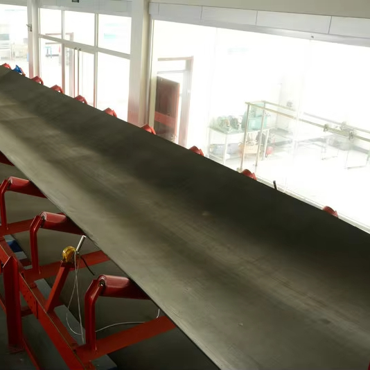 Conveyor Belt With Transverse Steel Base Rubber Corrugated Edge Tear Proof Structure Custom Power Black