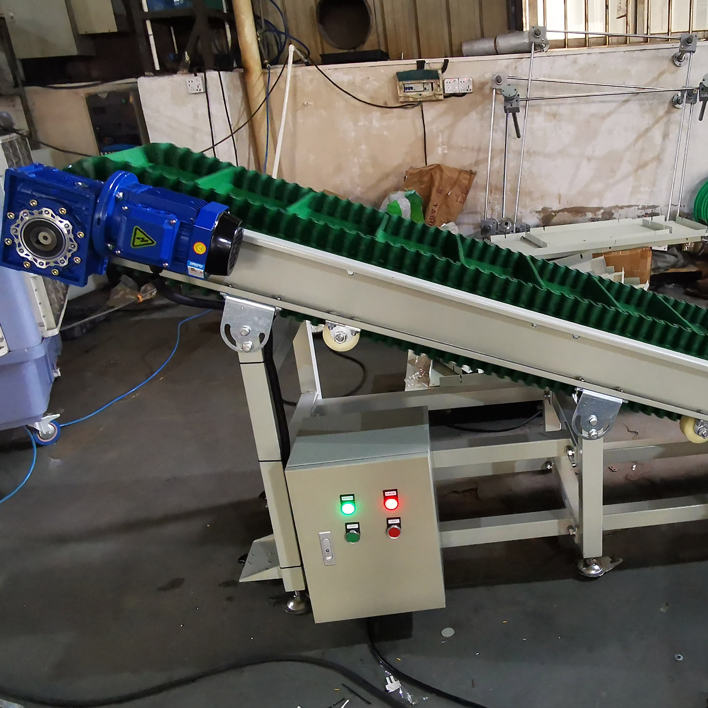 Climbing Belt Conveyor Detail 10