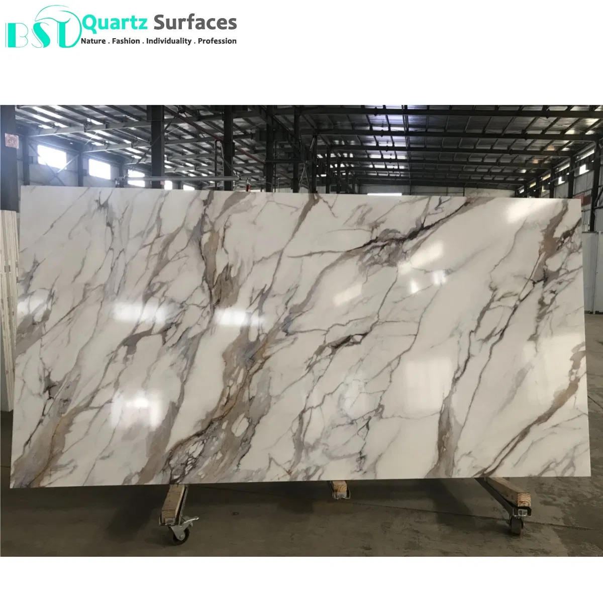 Bold Veined Calacatta Quartz Stone Slab for Kitchen Island Tops