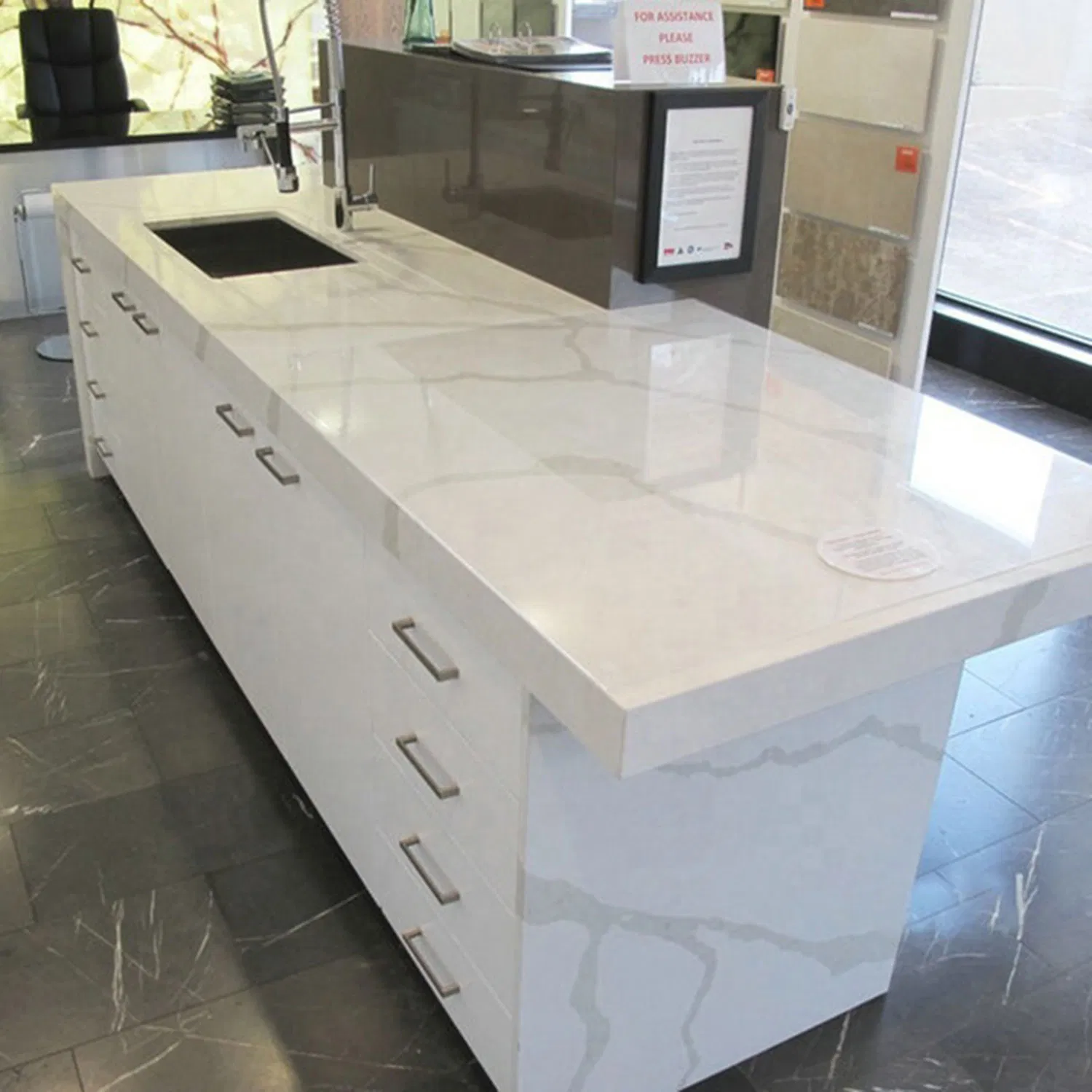 Hot Selling White Artificial Calacatta Solid Surface Quartz Countertop in America