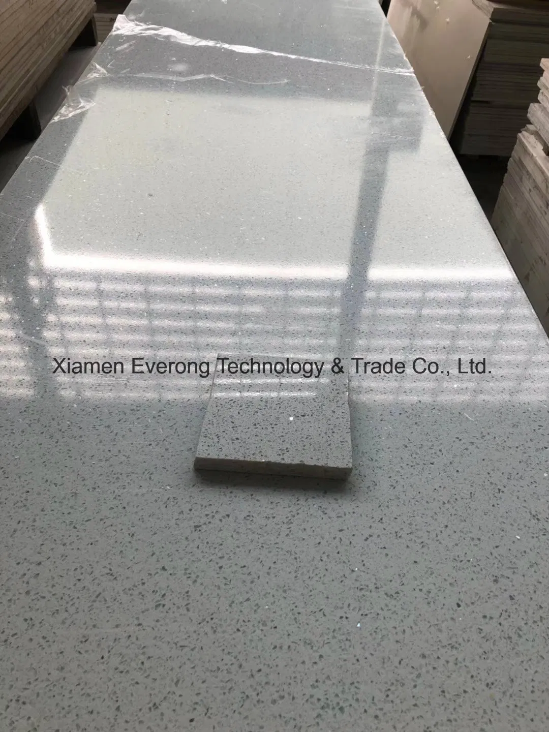 Hot Sale Artificial Marble Look White Black Grey Beige Green Yellow Blue Red Engineered Quartz Slabs Tiles Counetrtops Vanity Tops for Kitchen Bathroom