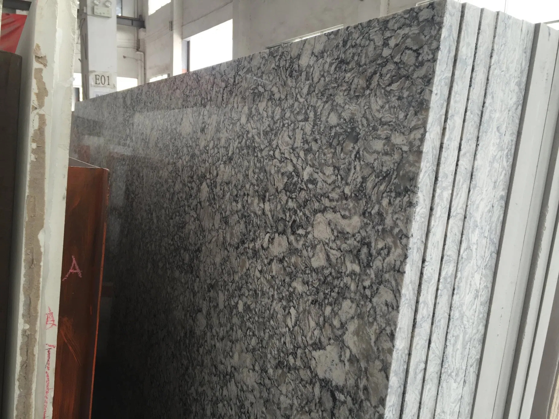 White Veined Engineered Quartz Stone Slab for Sale