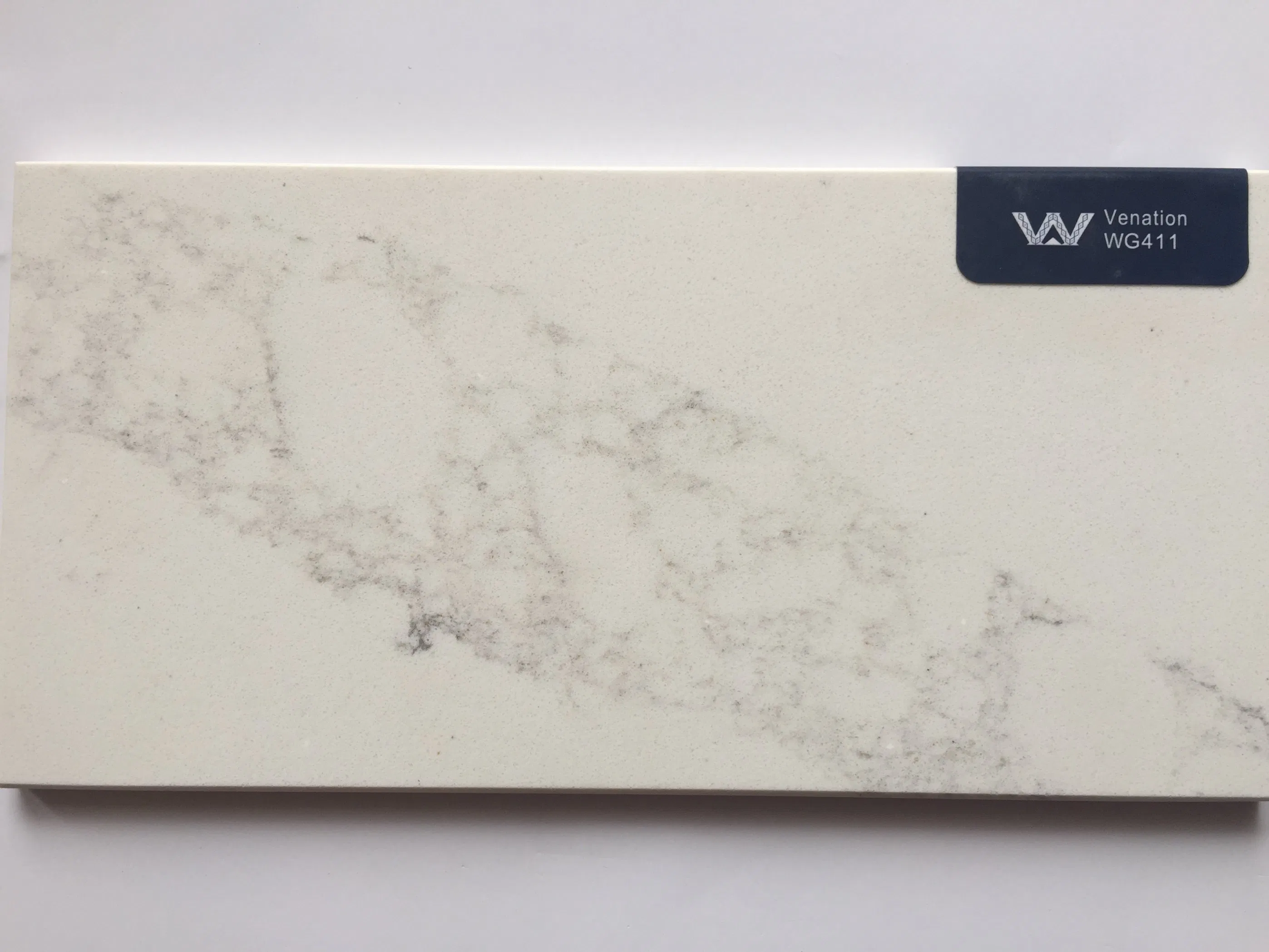 Marble Looking White Veined Artificial Quartz Stone Slab for Kitchen Countertop Desktop
