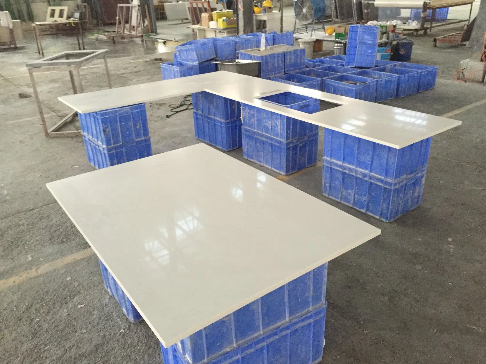 Luxury Multi-Color Quartz Surfaces Engineered for Durability in Countertops and Vanities