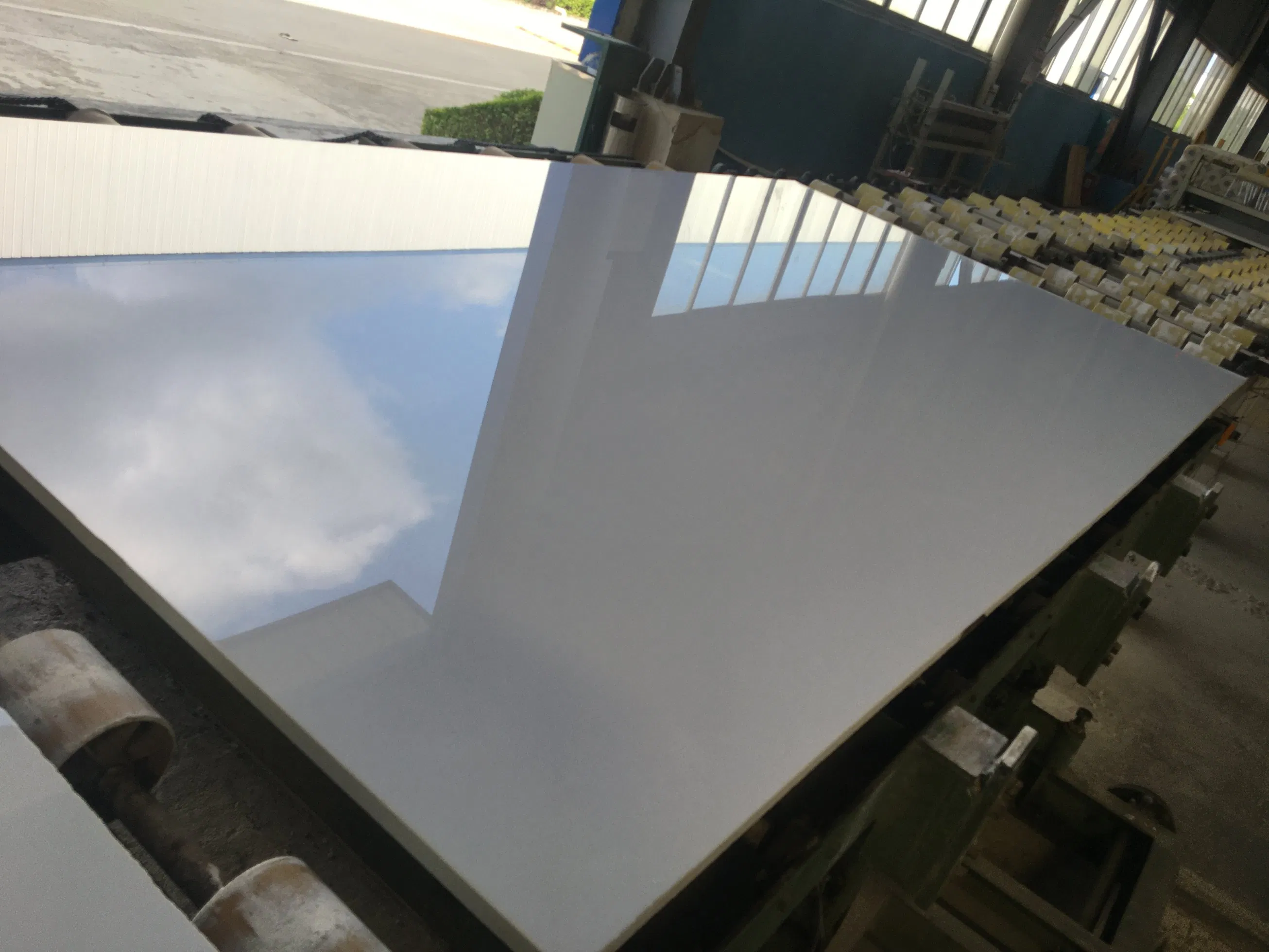 Best Seller White Artificial Marble Slab Interior Decor Cheap Engineered Stone Surface