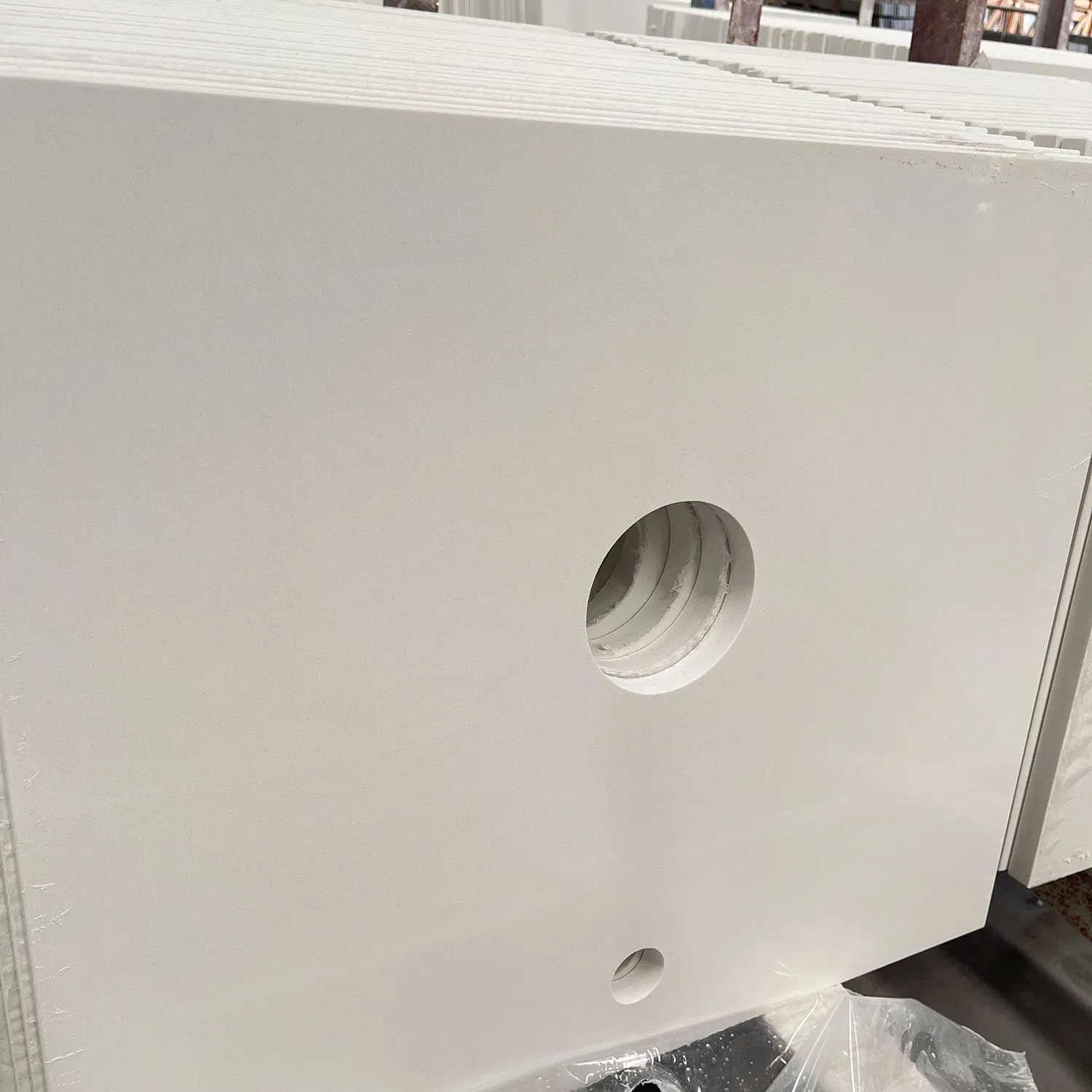 Chinese Factory Supplier Engineered Design Stone Pure White Countertops Quartz