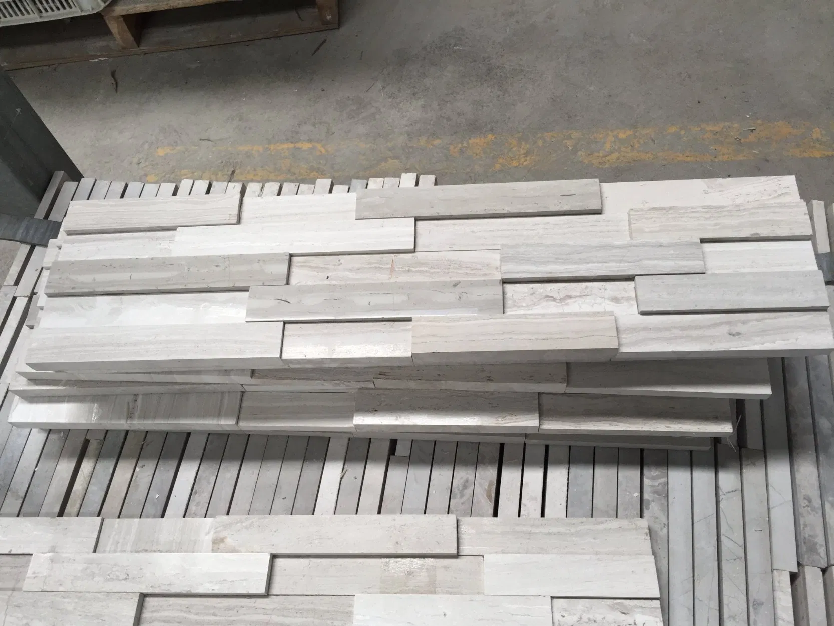 Silver Limestones Nublado Light Silk Georgette Siberian White Culture Stone