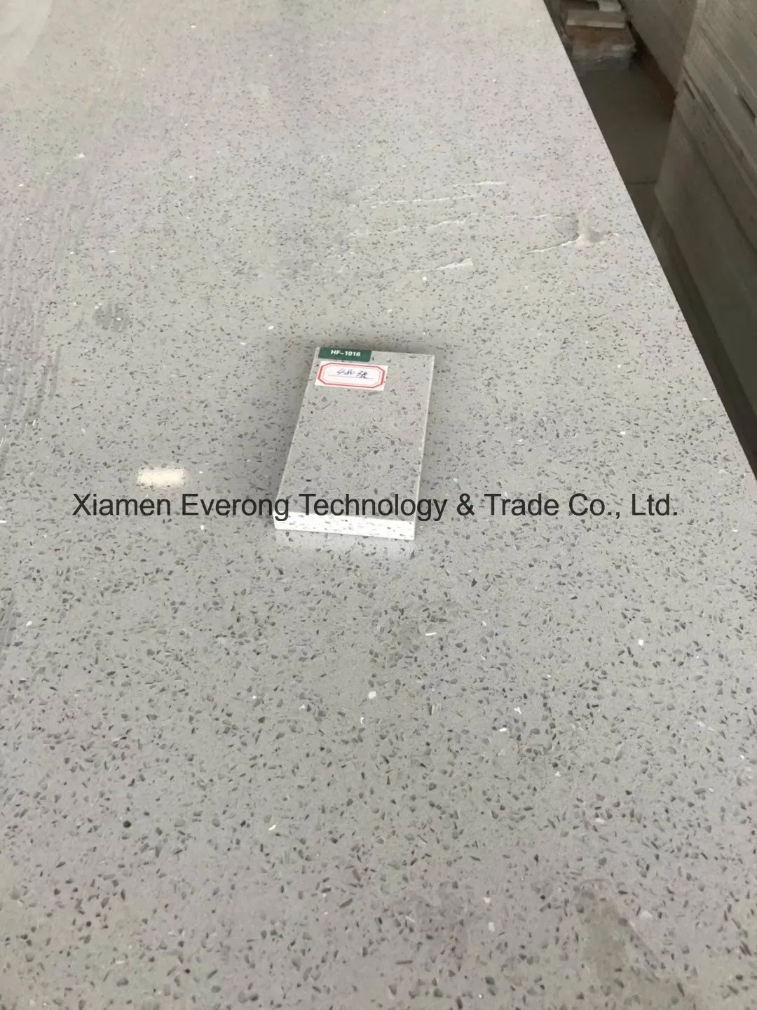 Hot Sale Artificial Marble Look White Black Grey Beige Green Yellow Blue Red Engineered Quartz Slabs Tiles Counetrtops Vanity Tops for Kitchen Bathroom