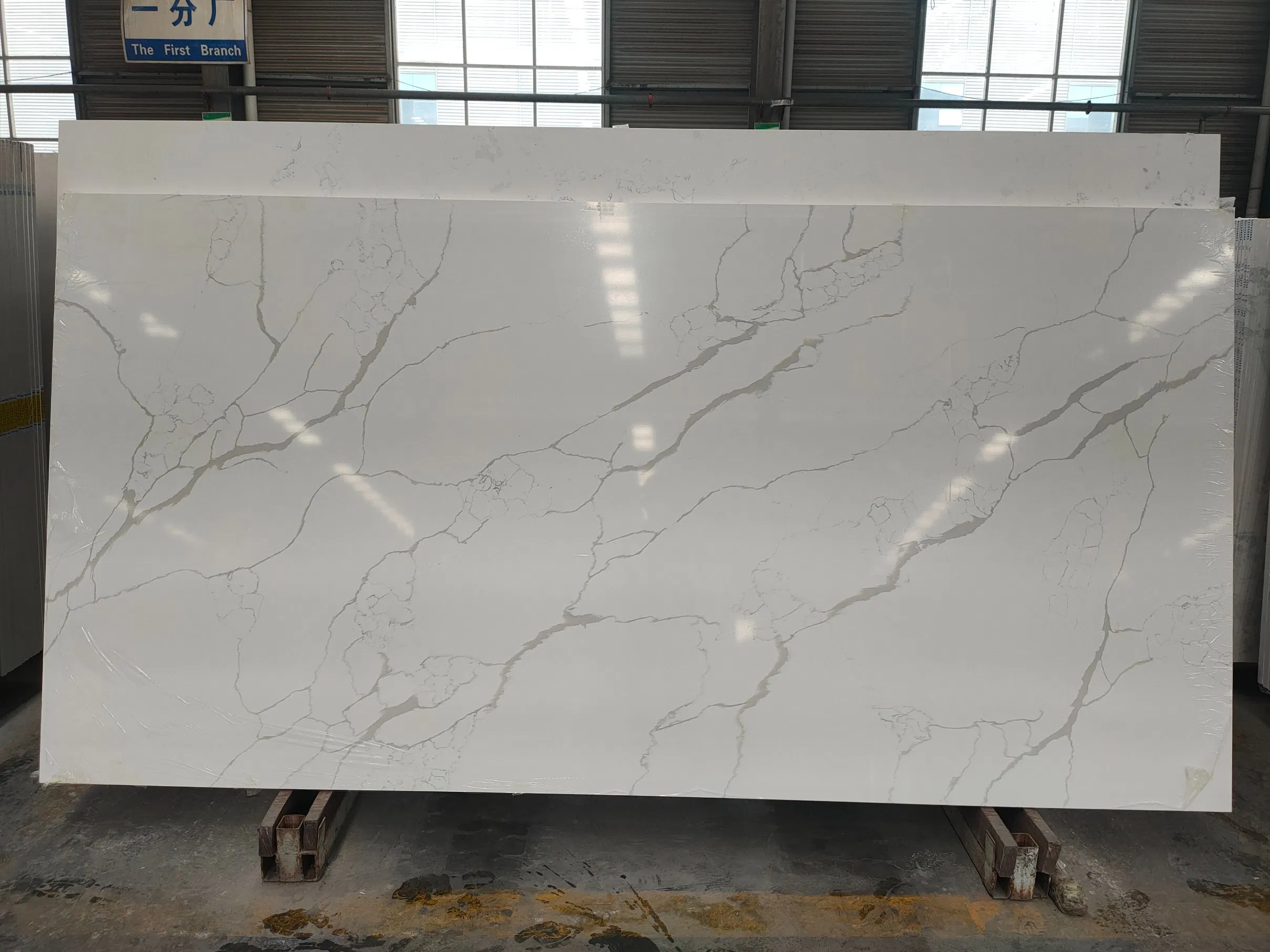 Hot Sale Artificial Quartz Stone Slab Used for Kitchen Countertops