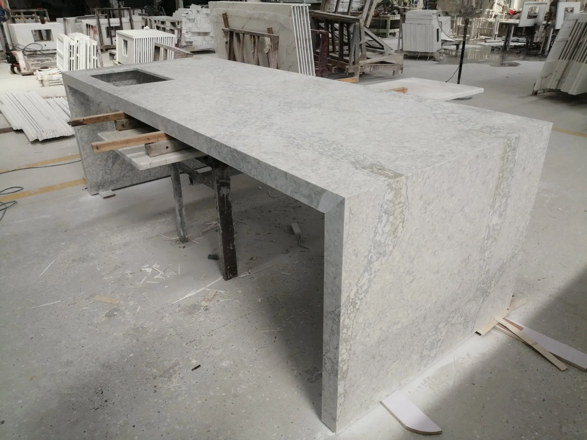 Zero Crystalline Silica Surface Environmental Protection and Safety Engineered White Quartz Kitchen Island Countertop Luxury Quartz Slab