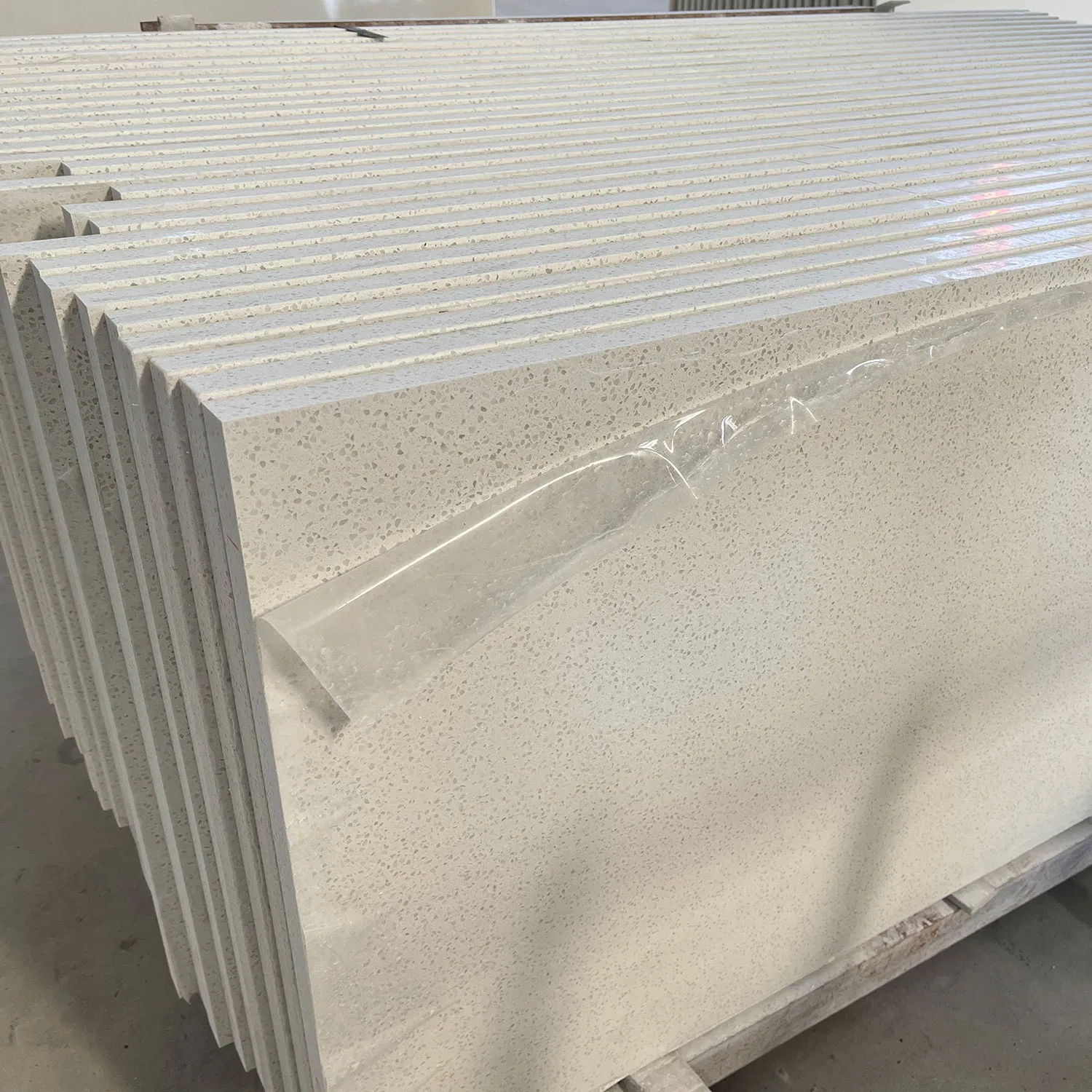 Modern New Design Artificial Crystal Quartz Marble Countertop Vanity Top in Bathroom Vanities