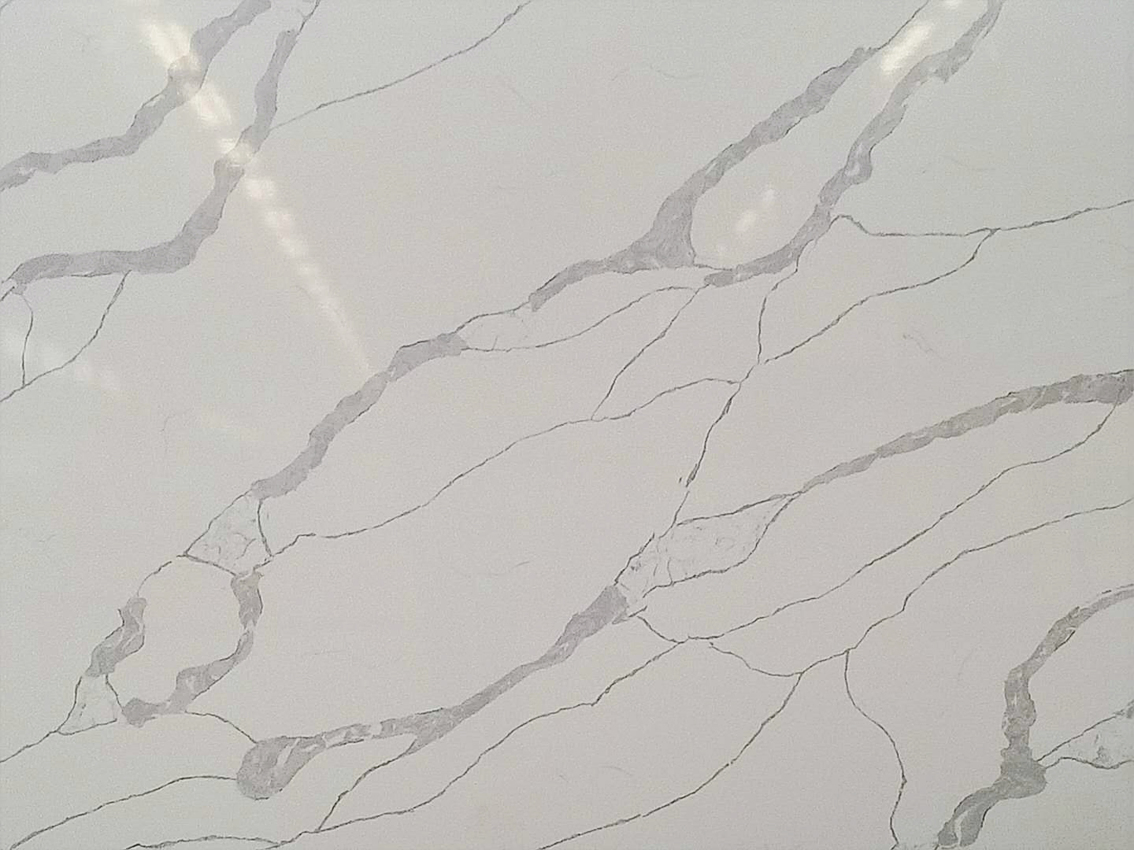 Artificial Marble Quartz Slab Calaatta White Quartz Vanity Top for Engineering
