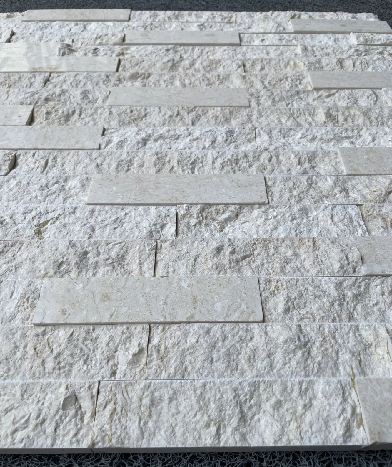 Natural stone veneer ledger panel split Beige Limestone Stacked Wall Stone for interior/outdoor/exterior bathroom/kitchen/lobby wall/background