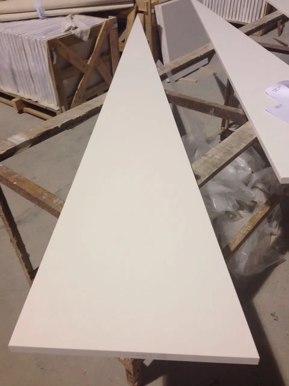 Hot Sale Pure White Customized Engineered Quartz Countertop Kitchen Bathroom for interiors/indoor decoration