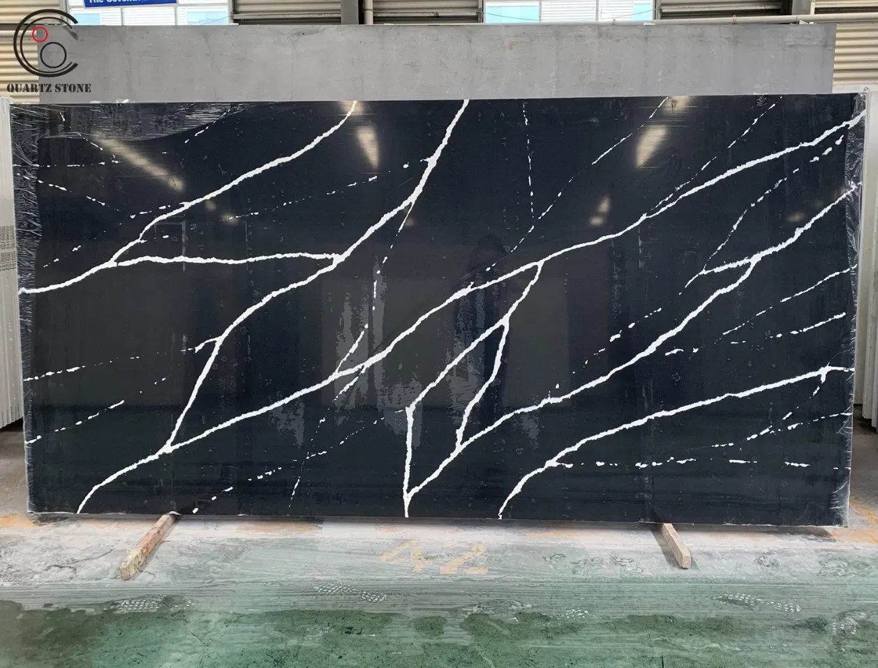 Wonderful Black Calacatta Marble Quartz Stone with Gold Veins for Worktop