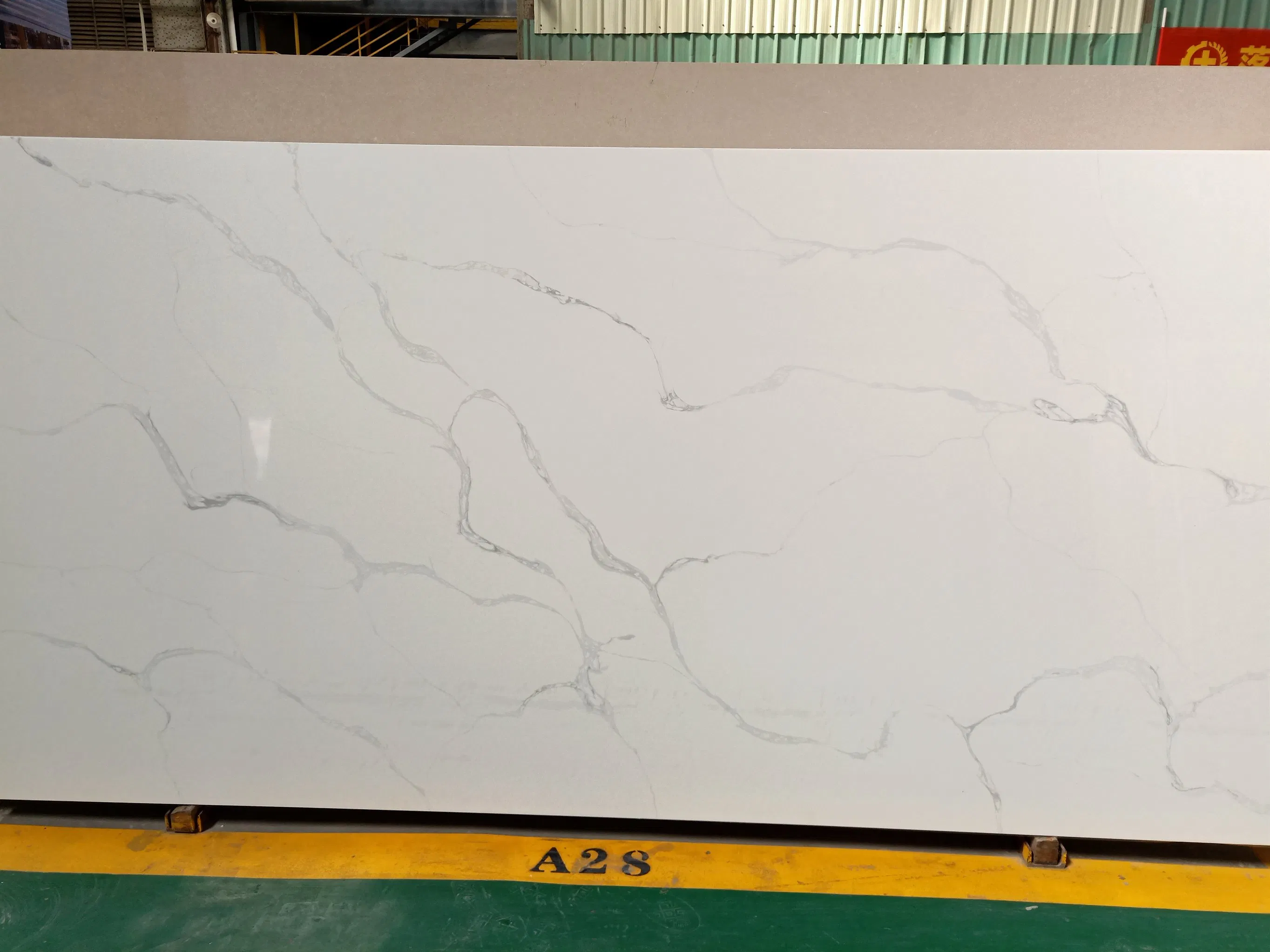 Marble Looking White Veined Quartz Stone Slab for Kitchen Countertop Desktop