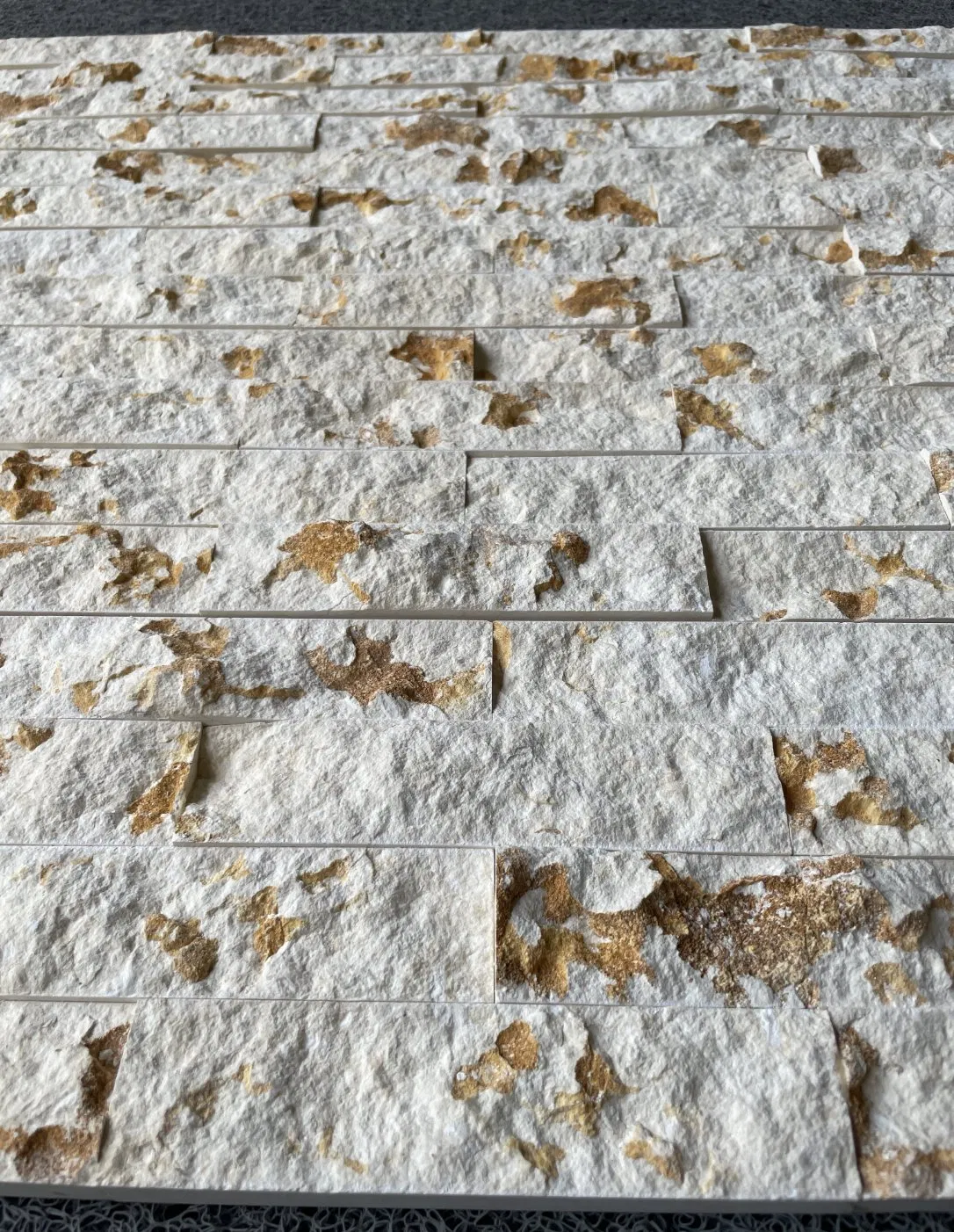 Natural stone veneer ledger panel Split Yellow Limestone Stacked Wall Stone for interior/exterior bathroom/kitchen/lobby wall/background