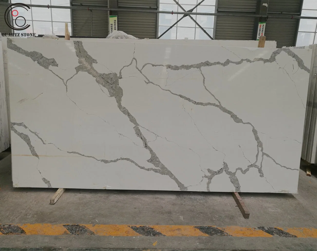 Marble Looking White Calacatta Veined Quartz Stone Plate