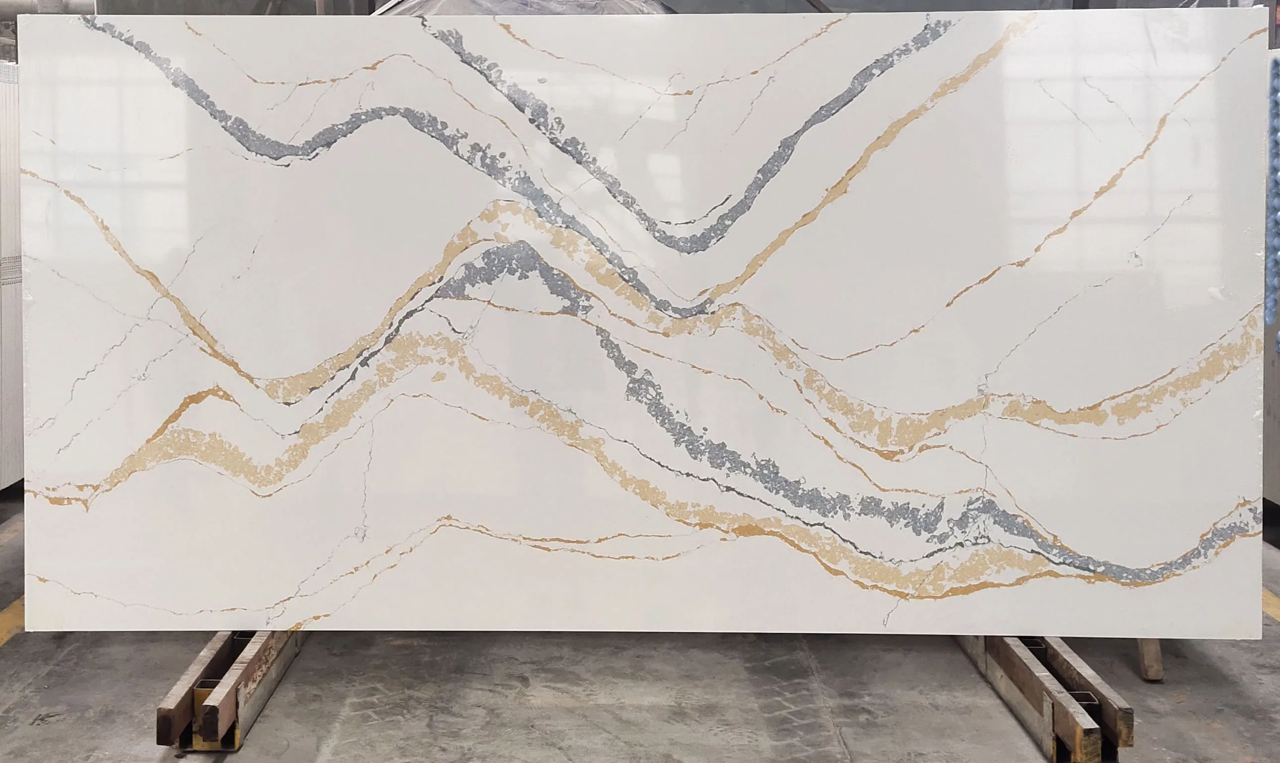 Mountain Veins White Calacatta Quartz Stone Slab with Competitive Price