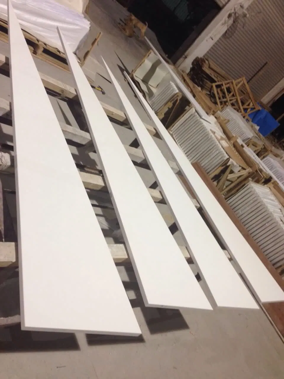 Hot Sale Pure White Customized Engineered Quartz Countertop Kitchen Bathroom for interiors/indoor decoration