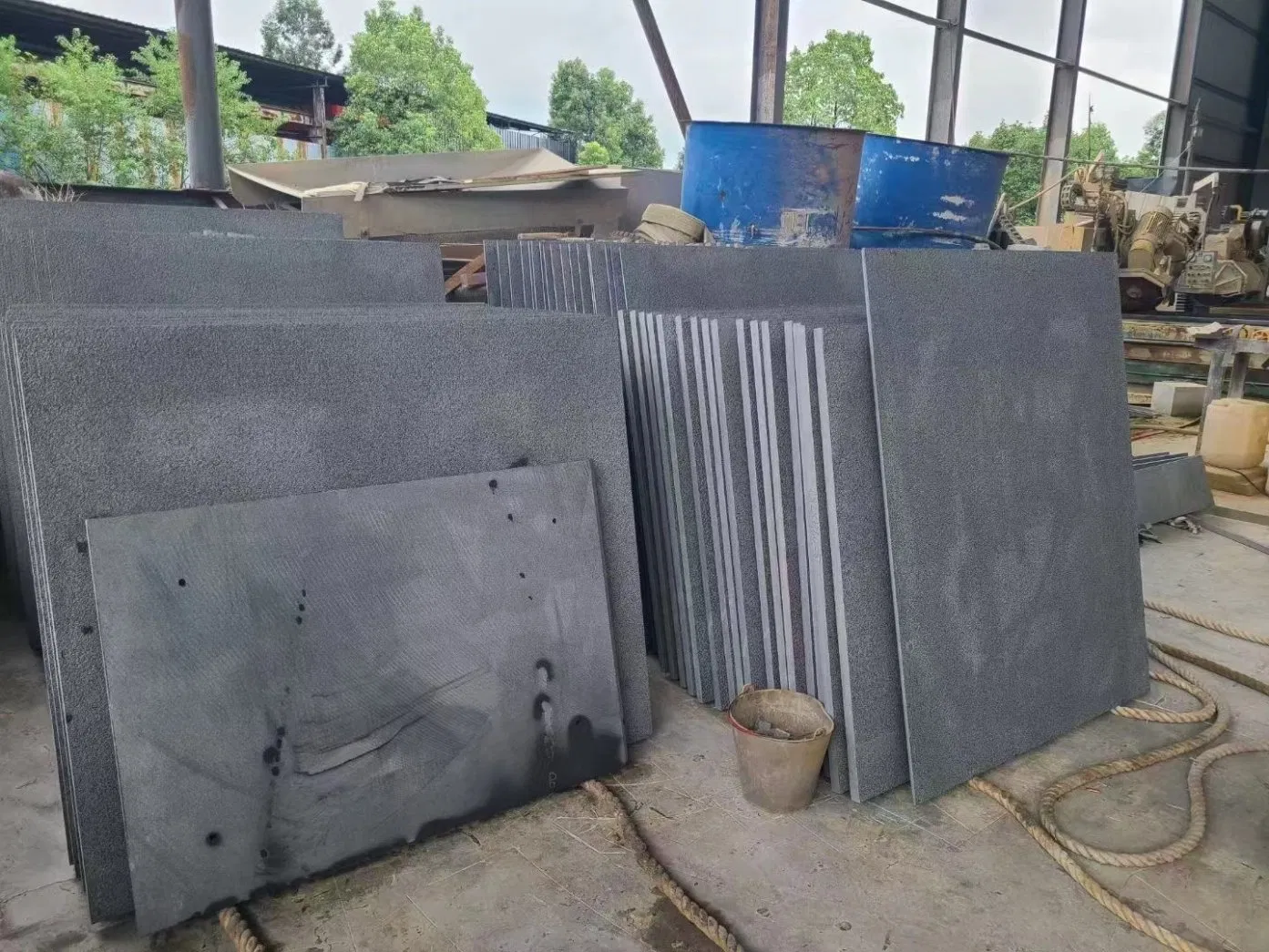 Big Size Stone Slab Panel Bushhamer Surface Black Sandstone for Exterior Wall Cladding Stone Tile