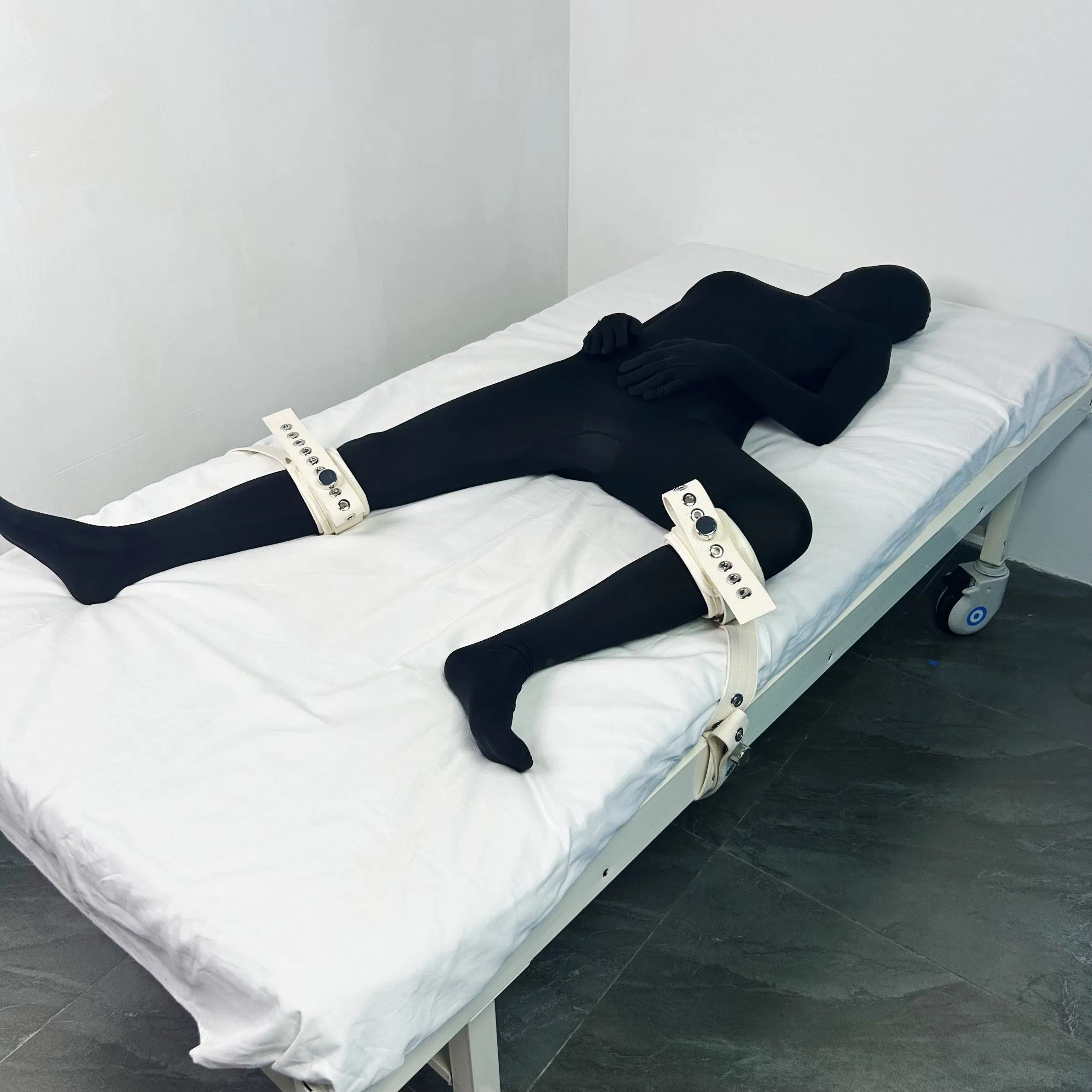 Magnet Key Open Leg Spreader Cuffs Thigh Bondage Control Training Bed Sex Game for Couples Bondage for Added Pleasure