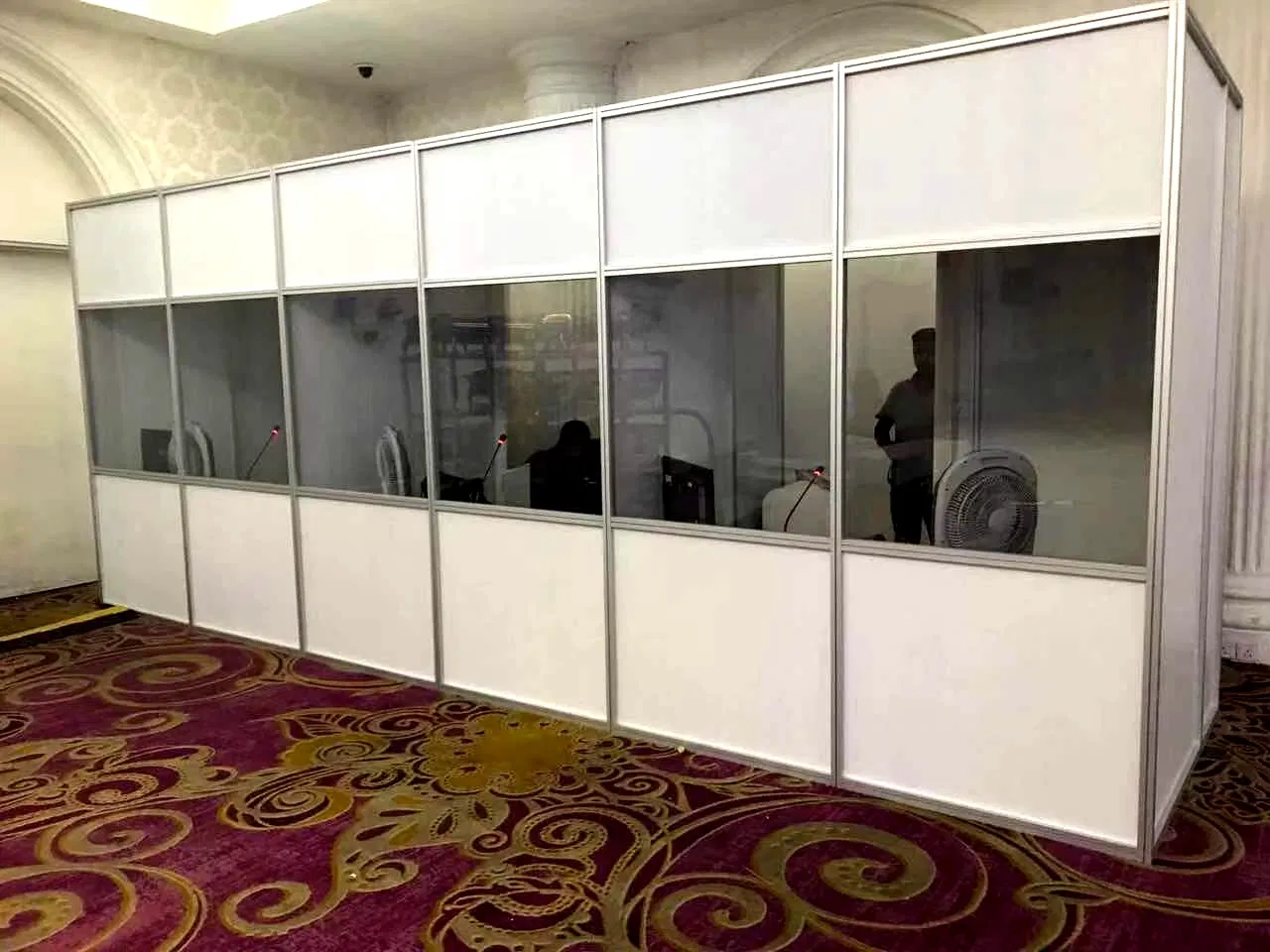 Assemble Translator Room, Translators Cubicle, Interpreting Booth for Conferenc in a Meeting Room