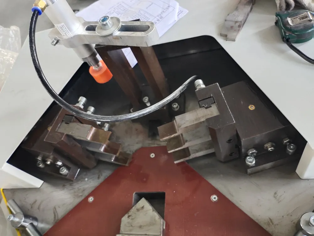 Corner Crimping Detail 1