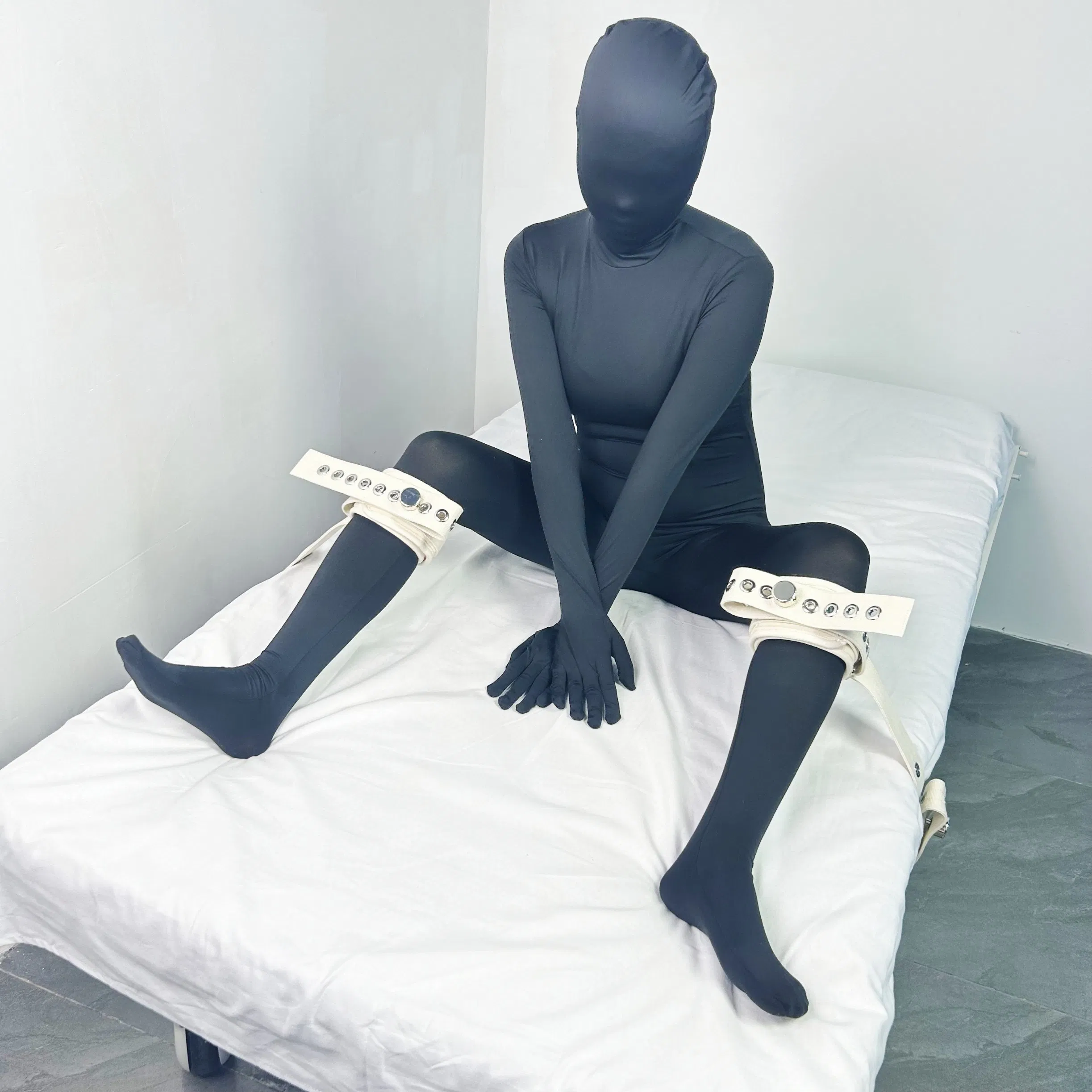 Magnet Key Open Leg Spreader Cuffs Thigh Bondage Control Training Bed Sex Game for Couples Bondage for Added Pleasure