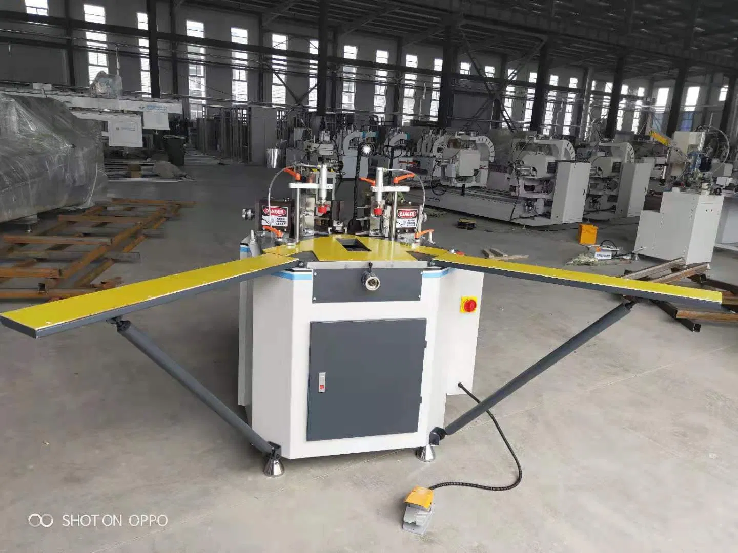 Efficient Punching Combining Machine Aluminum Heavy Duty Corner Crimping Machine Window Door Making Machine