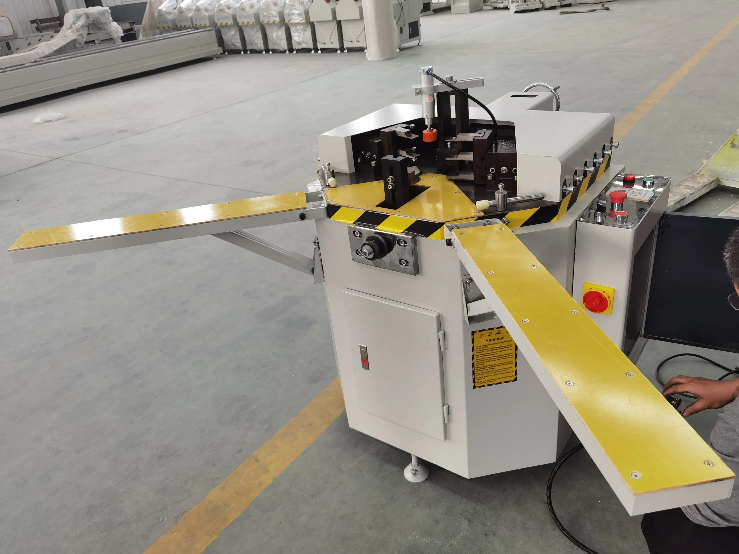 Efficient Punching Combining Machine Aluminum Heavy Duty Corner Crimping Machine Window Door Making Machine