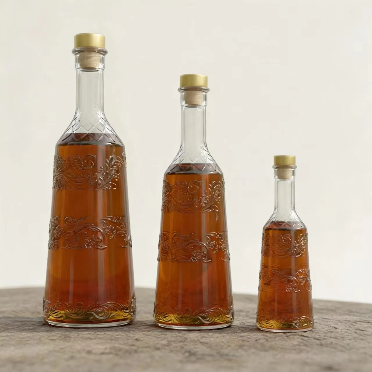 New Product Listing Fashionable Glass Jar Traditional Round Exquisite Glass Liquor Bottle