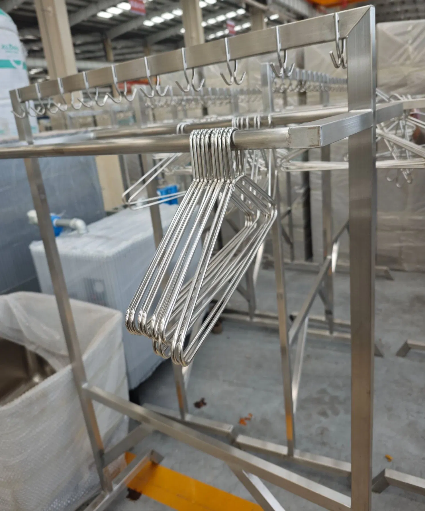 Modern Storage Rack Floor-Standing Clothes Hanger Rack Food Meat Processing Factory