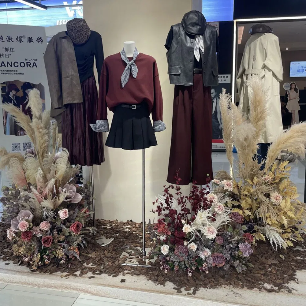 Mannequin Display 17