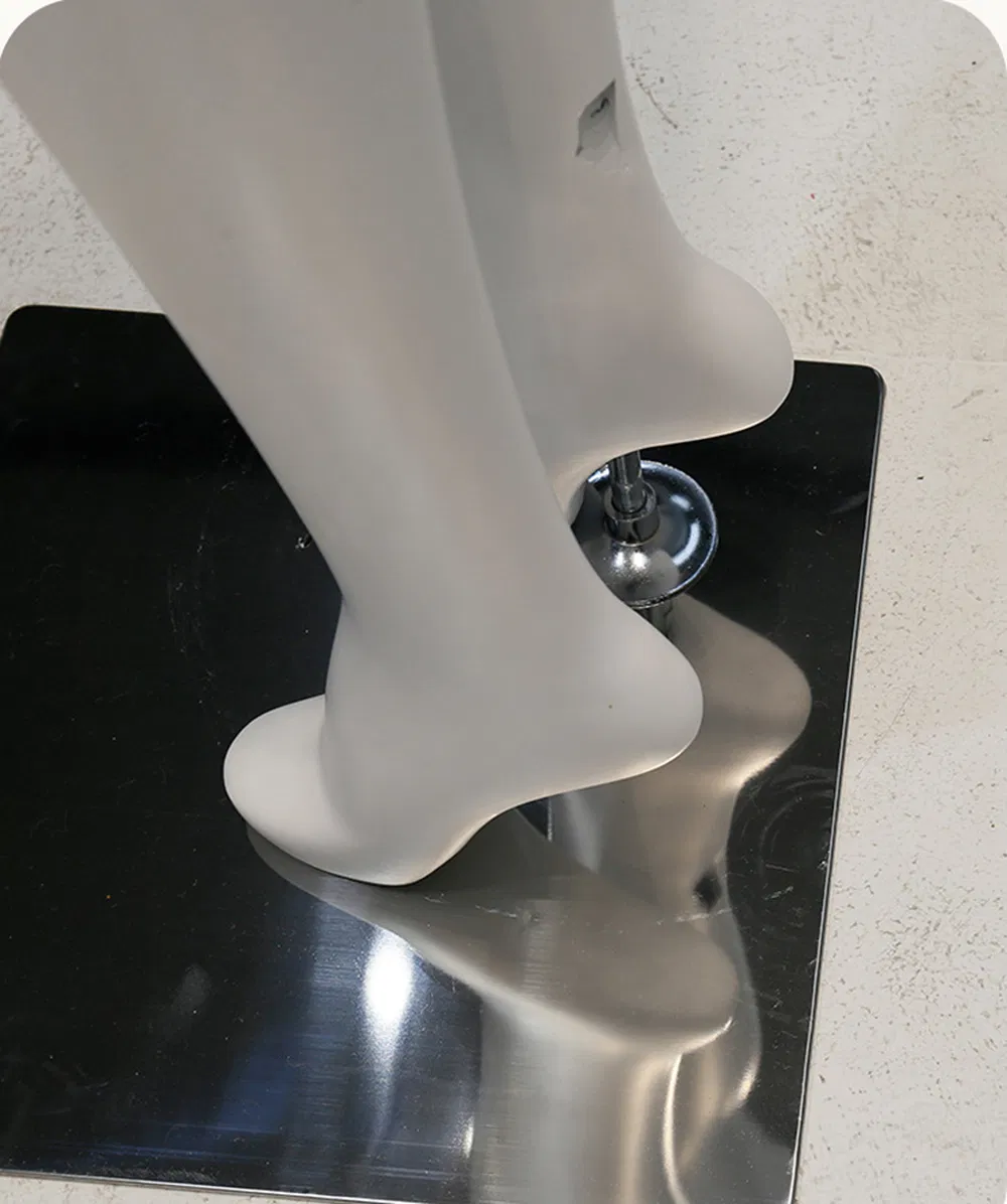 Mannequin Display 14