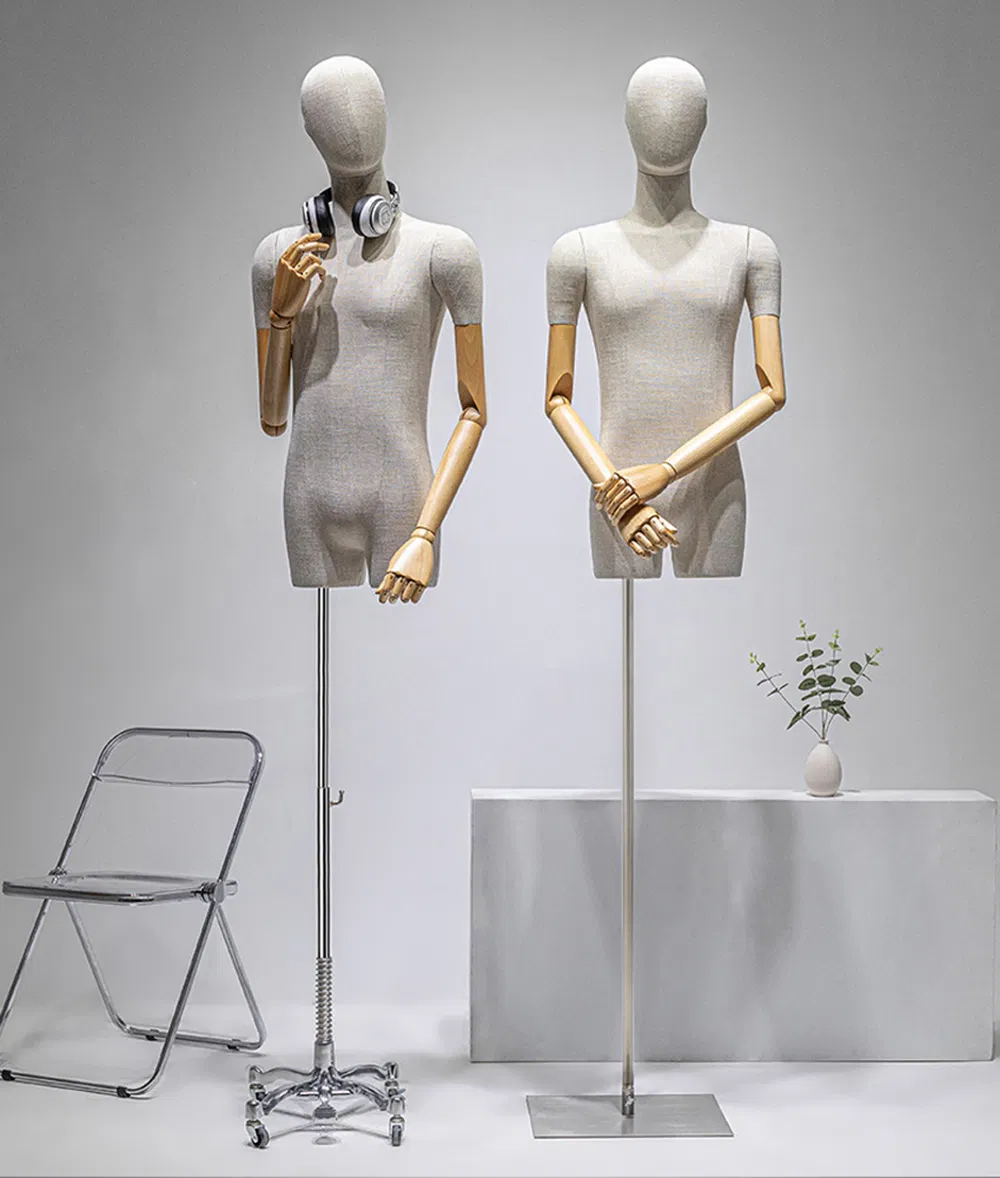 Mannequin Display 18