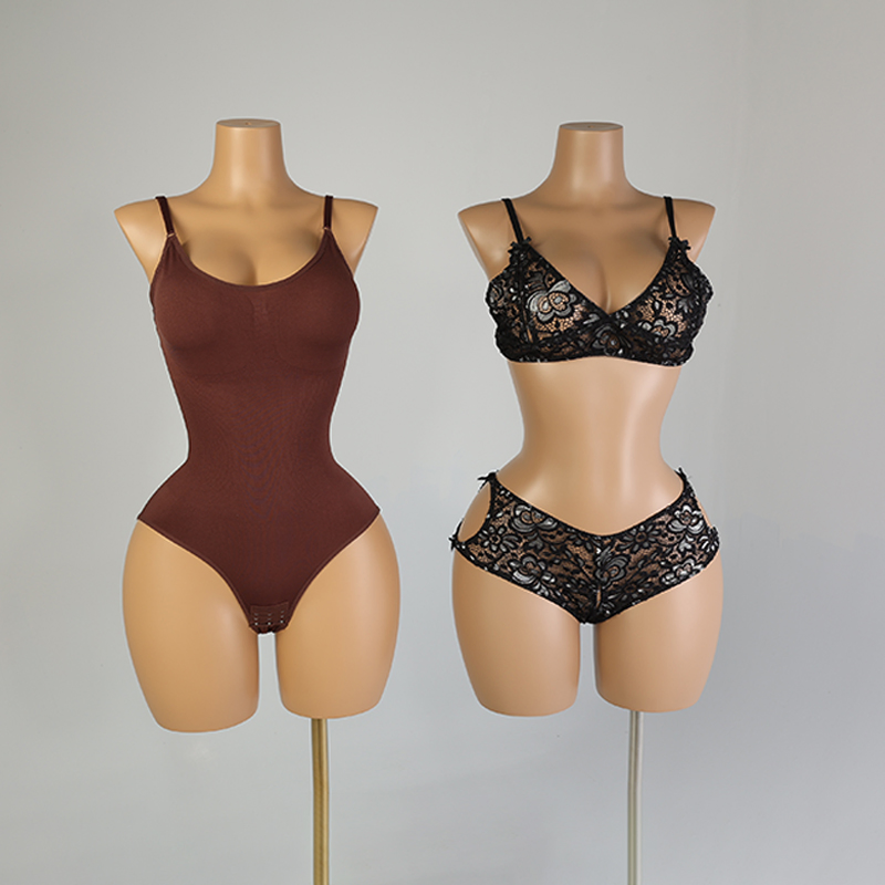 Hot Selling Plastic Female Plus Size Full Body Mannequins