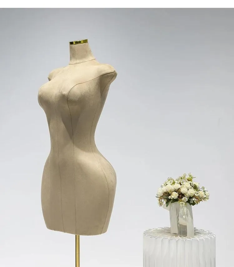 Curvy Female Mannequin Detail 11