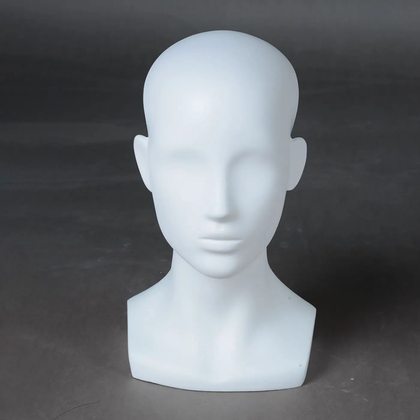 Authentic-Looking Fiberglass Unbreakable PP Plastic Mannequins to Attract Customers: Realistic Retail Display Mannequins, Durable Storefront Mannequins
