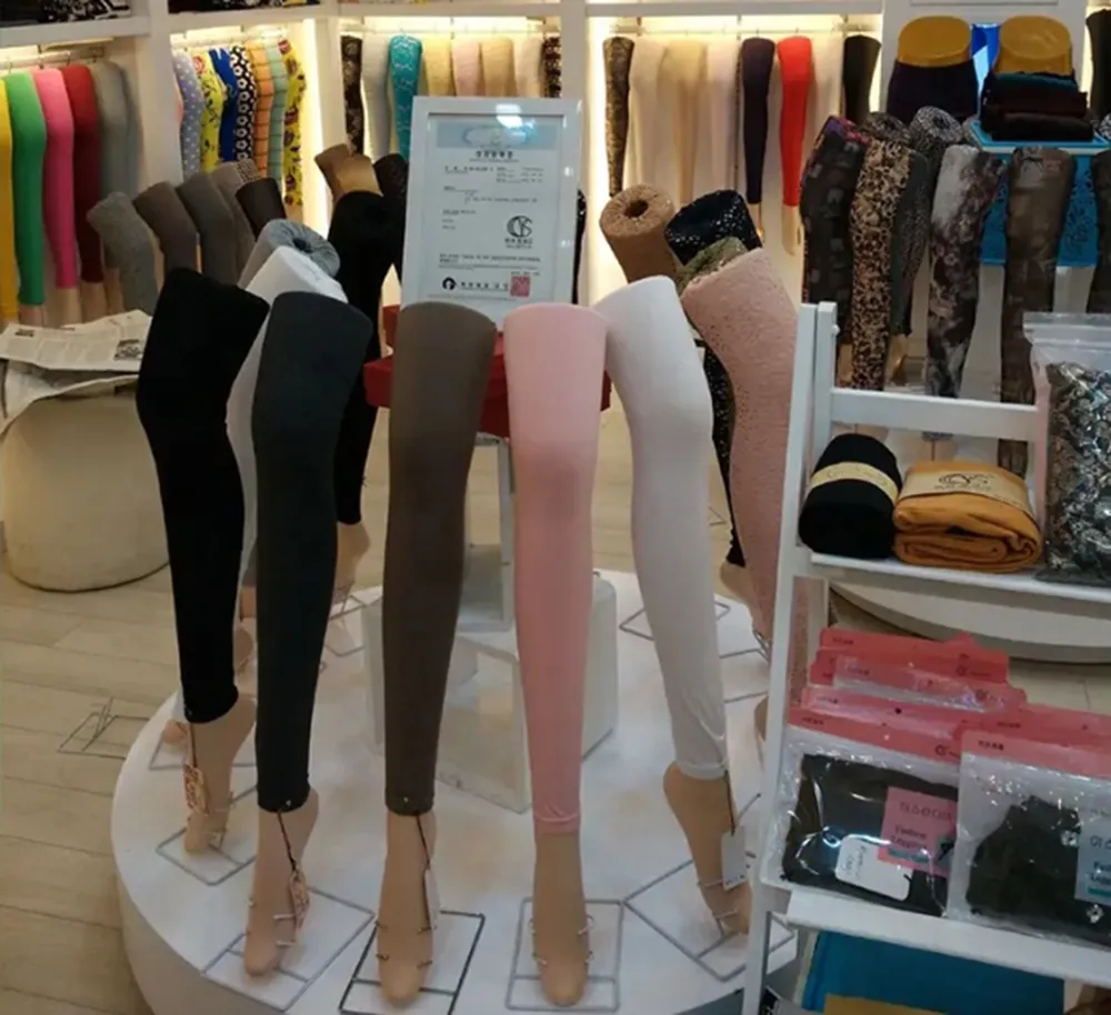 Mannequin Display 16