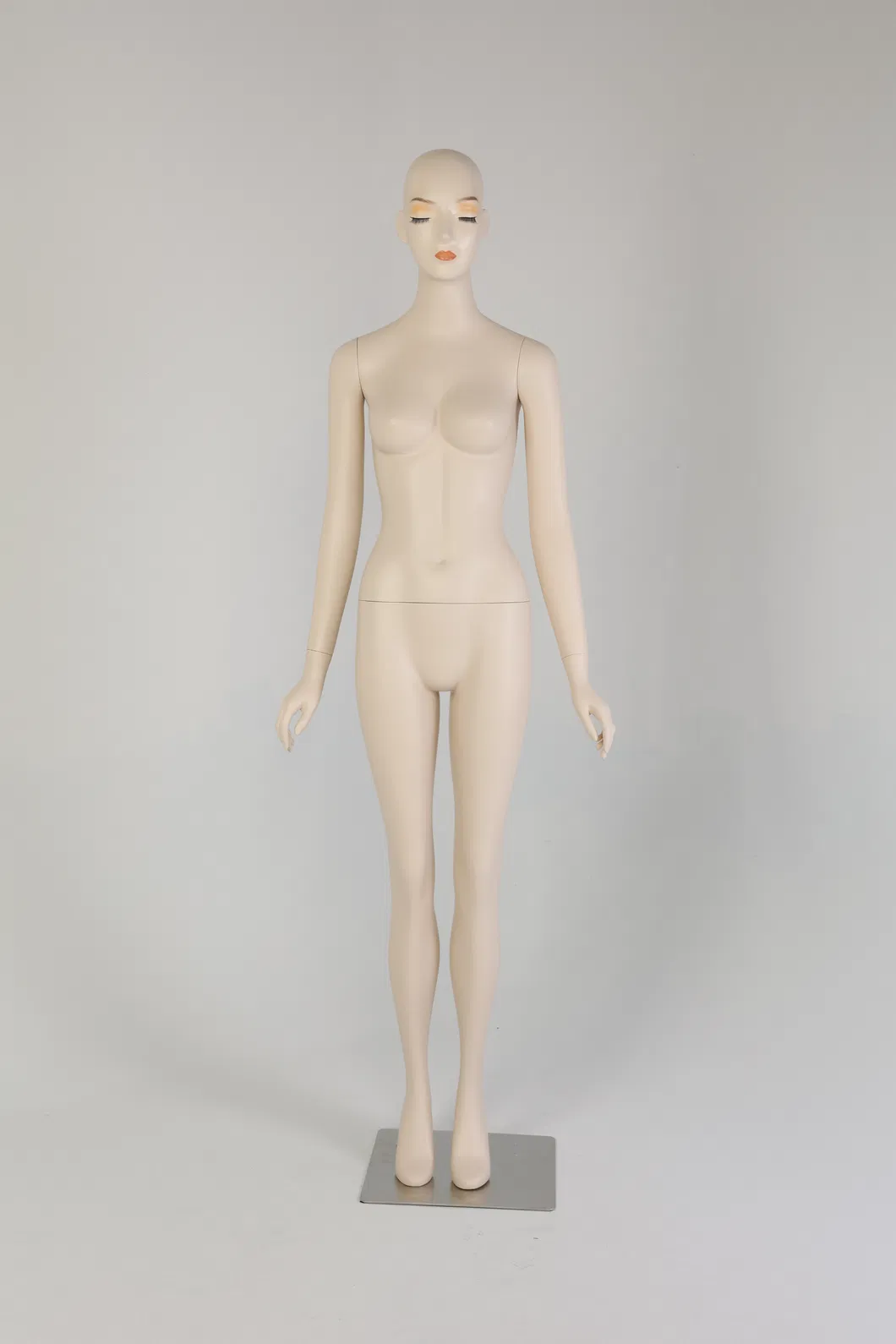 Realistic Pose Mannequin