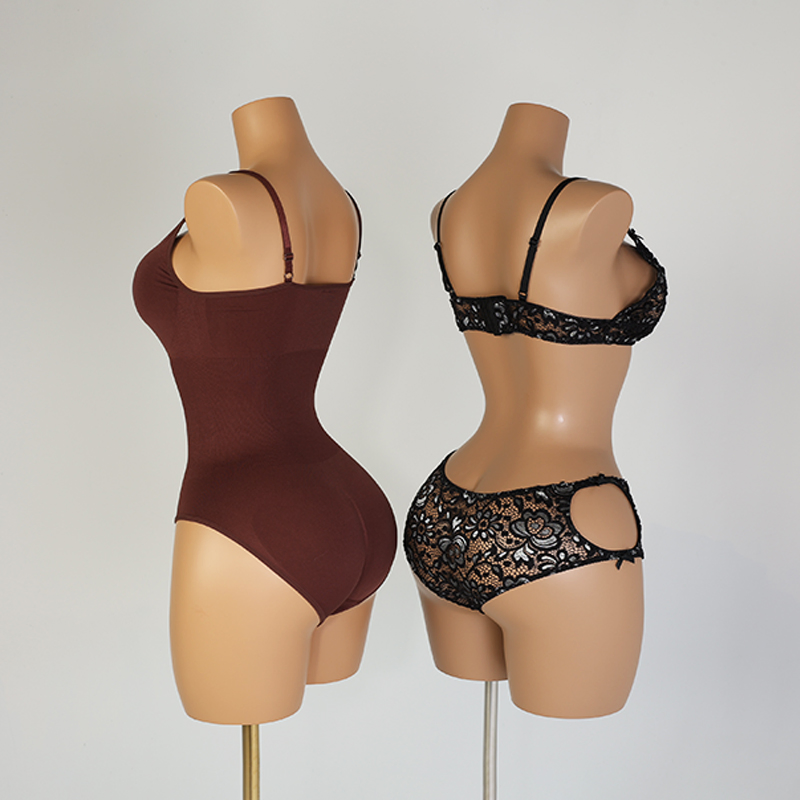 Hot Selling Plastic Female Plus Size Full Body Mannequins