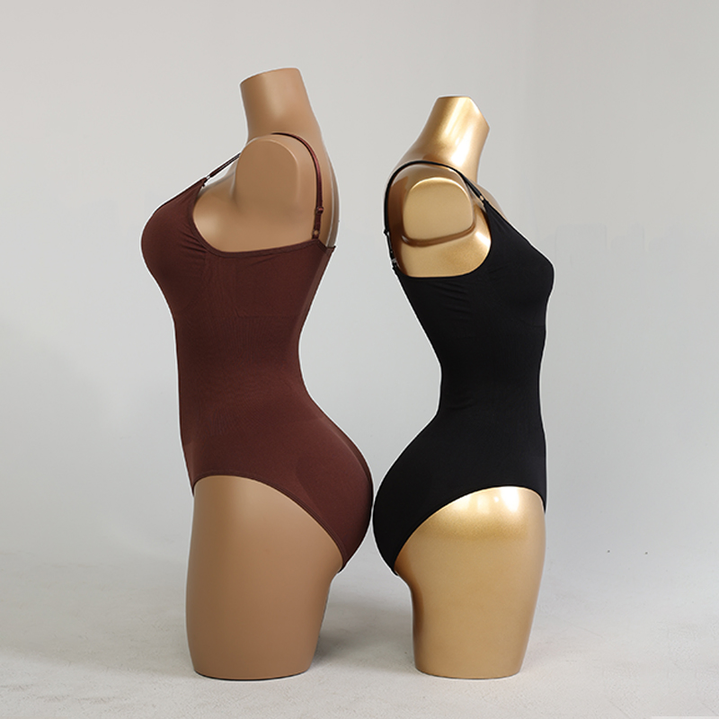 Hot Selling Plastic Female Plus Size Full Body Mannequins