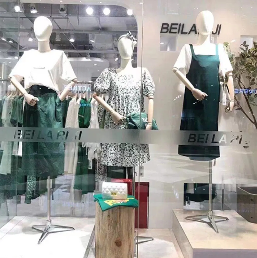 Mannequin Display 19